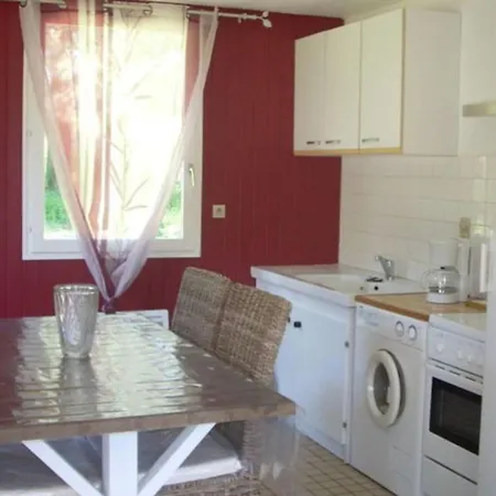 Confortable Avec Terrasse Pour 2 Personnes - Api-1-52-875 Isle-et-Bardais