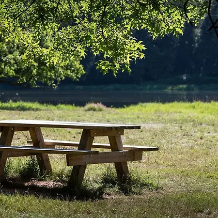 Confortable Avec Terrasse Pour 2 Personnes - Api-1-52-875 * Isle-et-Bardais
