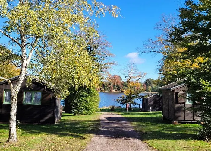 Camping Confortable Avec Terrasse Pour 2 Personnes - Api-1-52-875 *